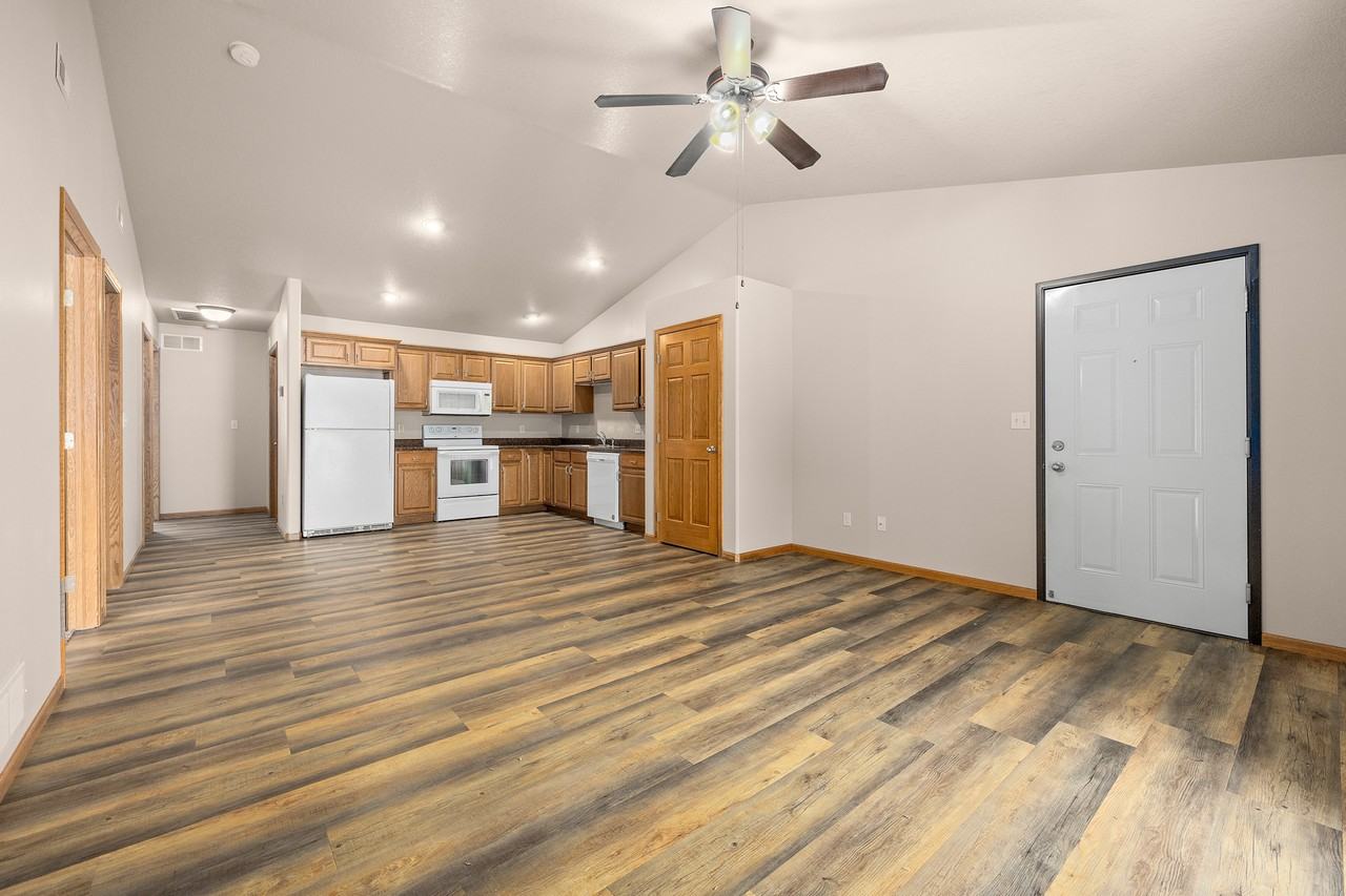 205 E 5th St #205 - Photo 7 of 24