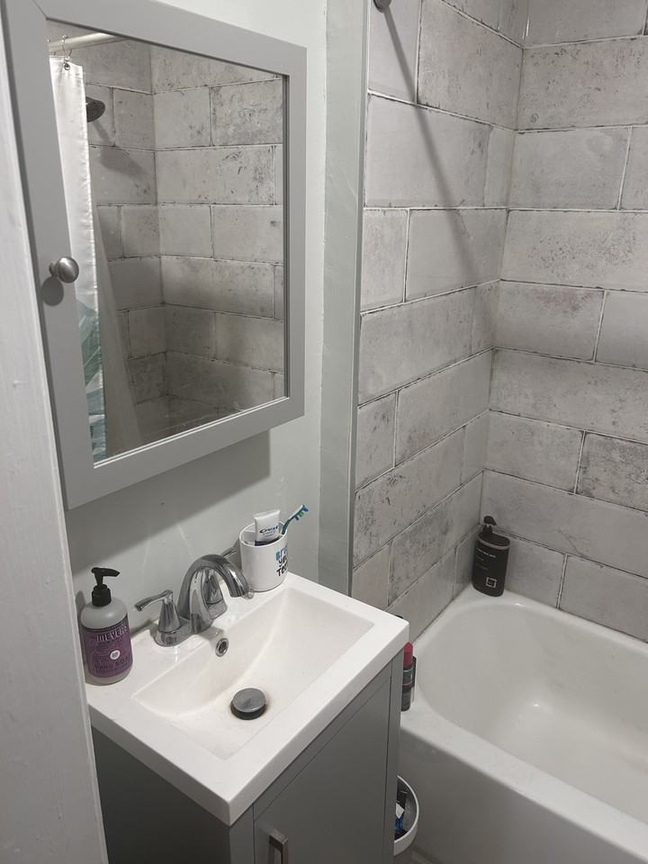 2045 Fitzwater St #1 - Photo 6 of 33