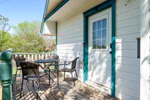 featured image of 433 W San Antonio St