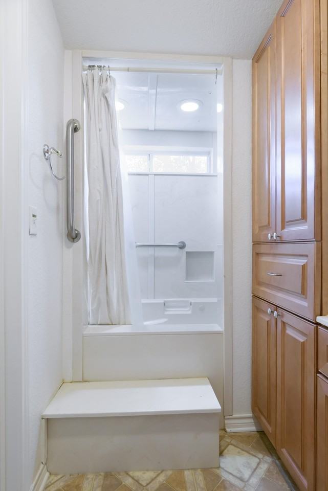 433 W San Antonio St - Photo 5 of 31