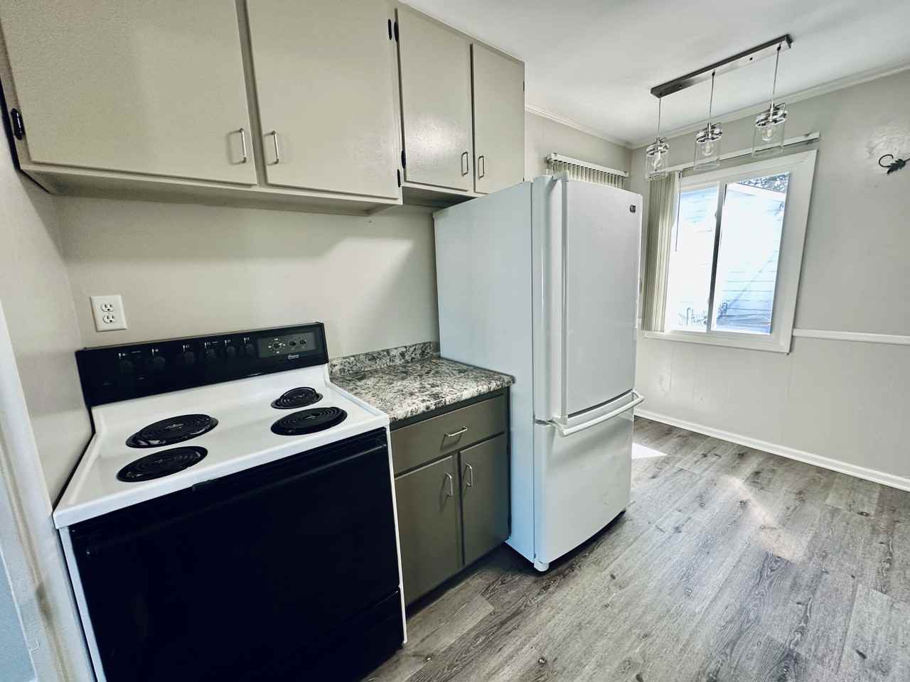 1609 Richmond Rd Ne #NA - Photo 3 of 28