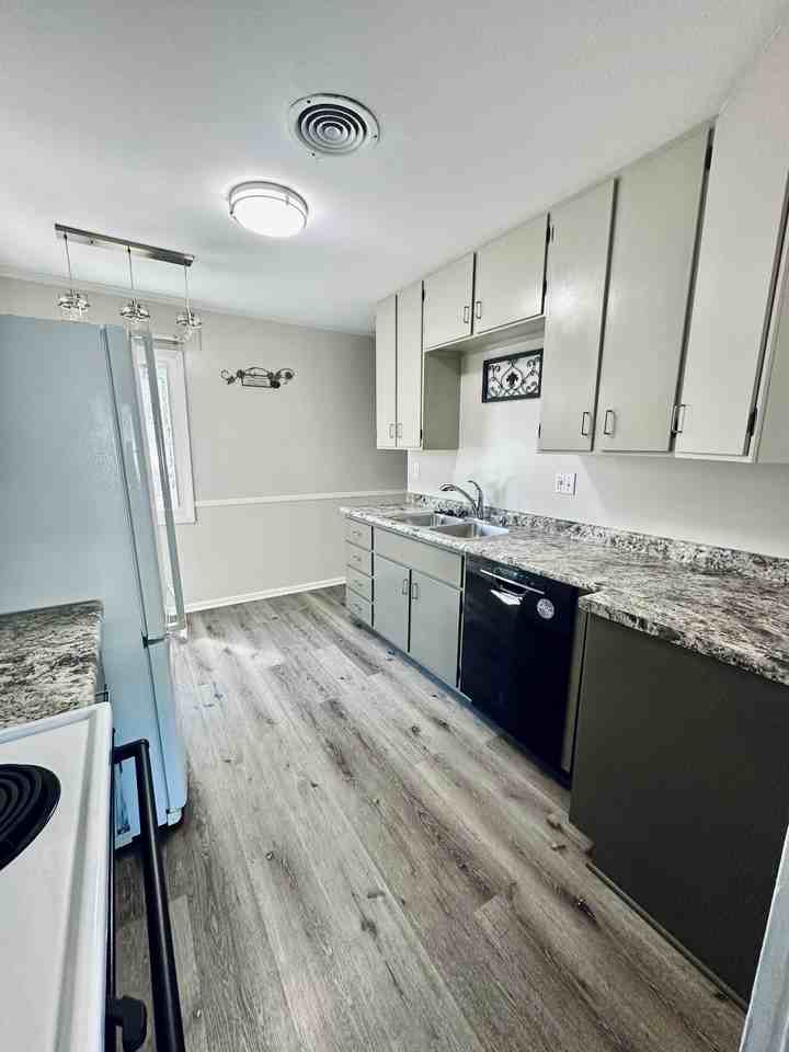 1609 Richmond Rd Ne #NA - Photo 4 of 28