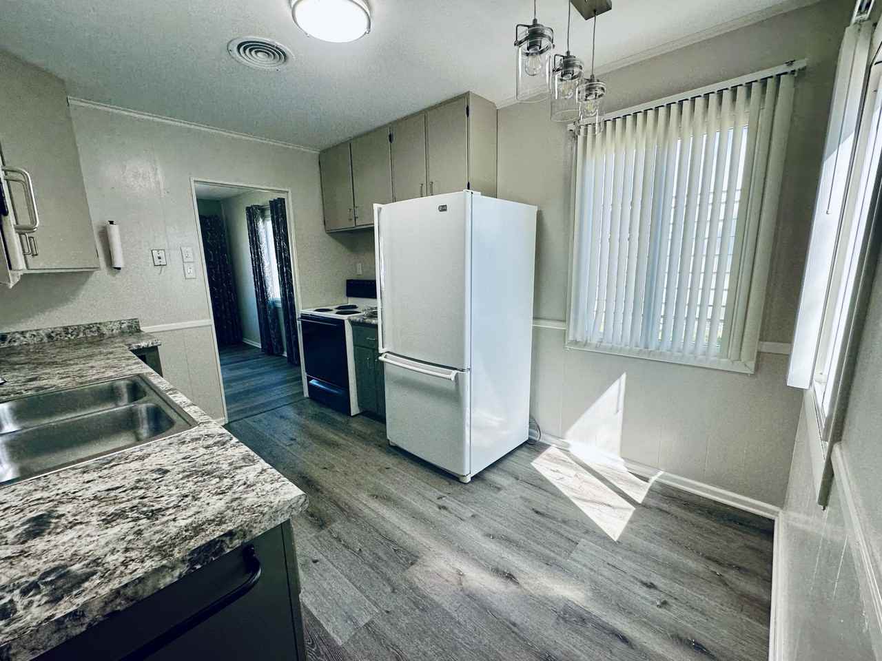 1609 Richmond Rd Ne #NA - Photo 5 of 28