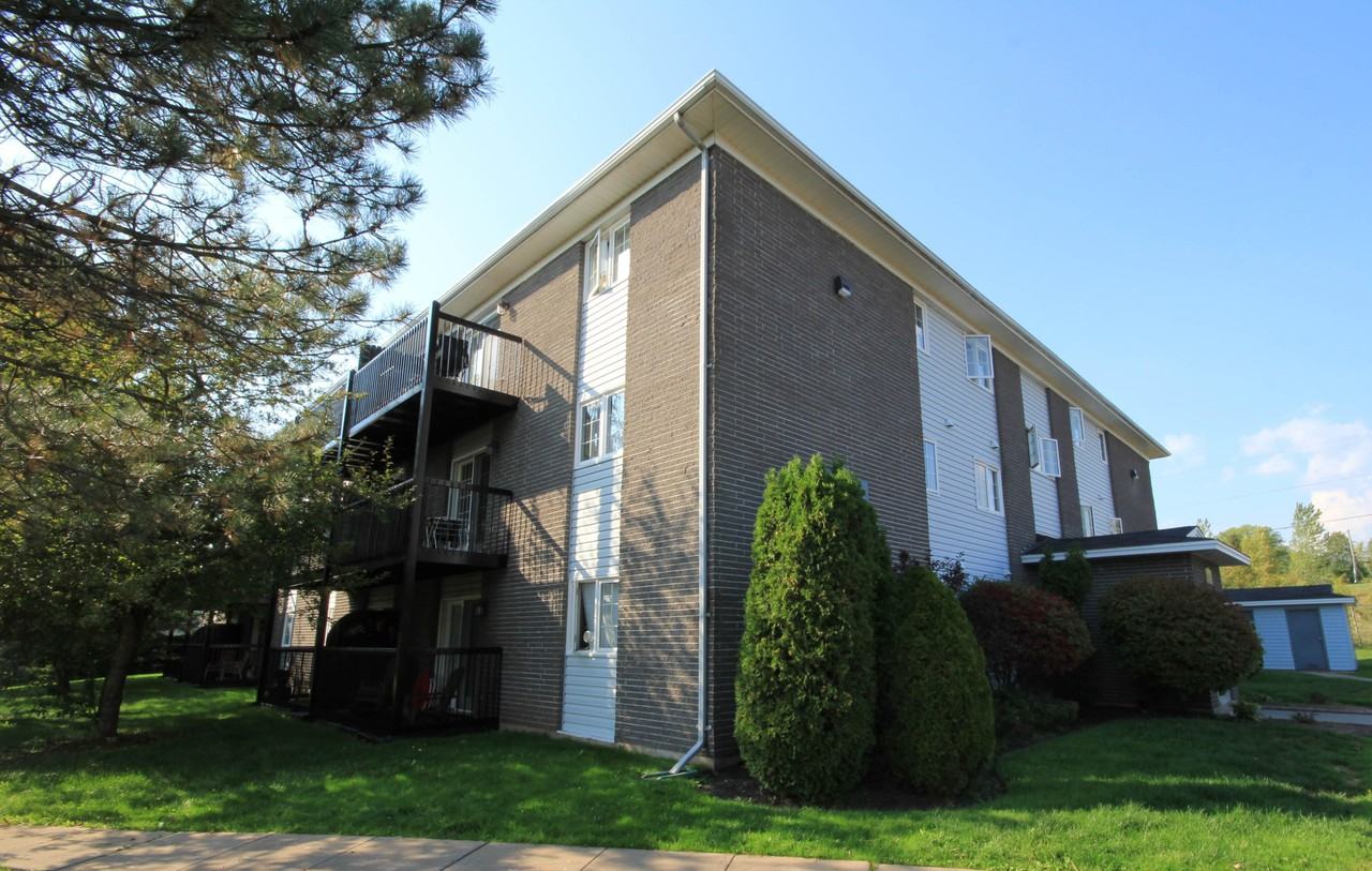 678 Evangaline Street - Photo 2 of 8