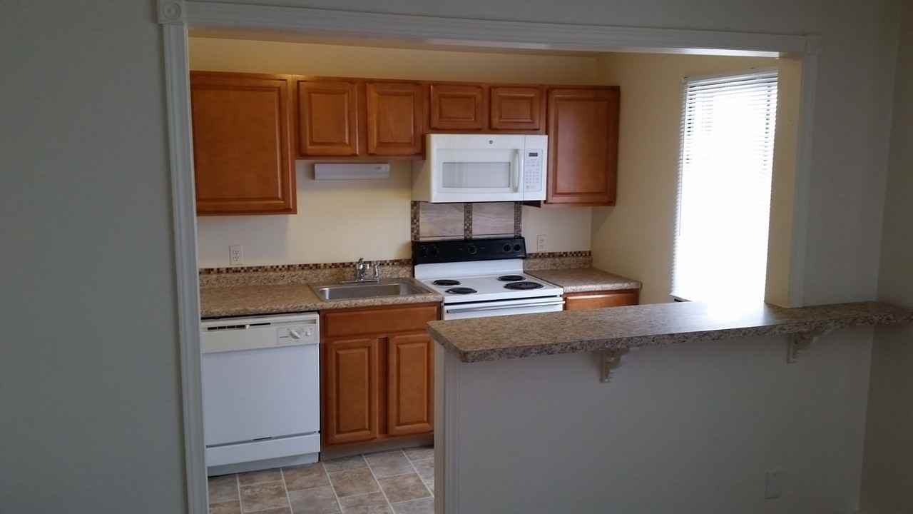 Village Park Manor Apartments - Photo 4 of 19