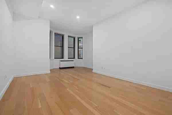 Wall St #19G - Photo 2 of 16