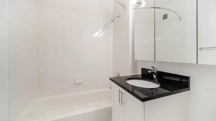 Broadway #020L - Photo 6 of 8