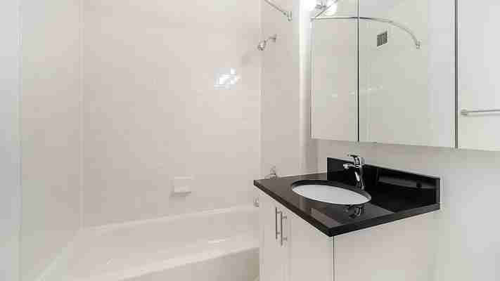 Broadway #014L - Photo 7 of 9