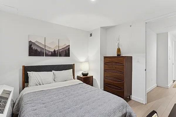 Exchange Pl #1511 - Photo 3 of 15