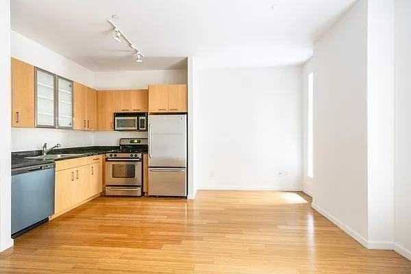 West St #22D - Photo 2 of 6