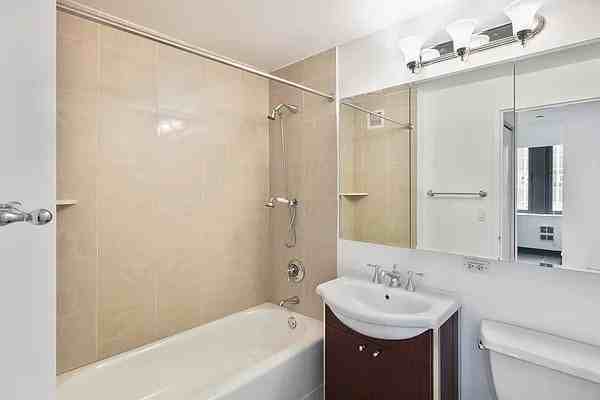 Maiden Ln #2312 - Photo 5 of 7