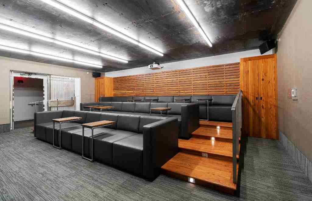 Pine St #0911 - Photo 3 of 6