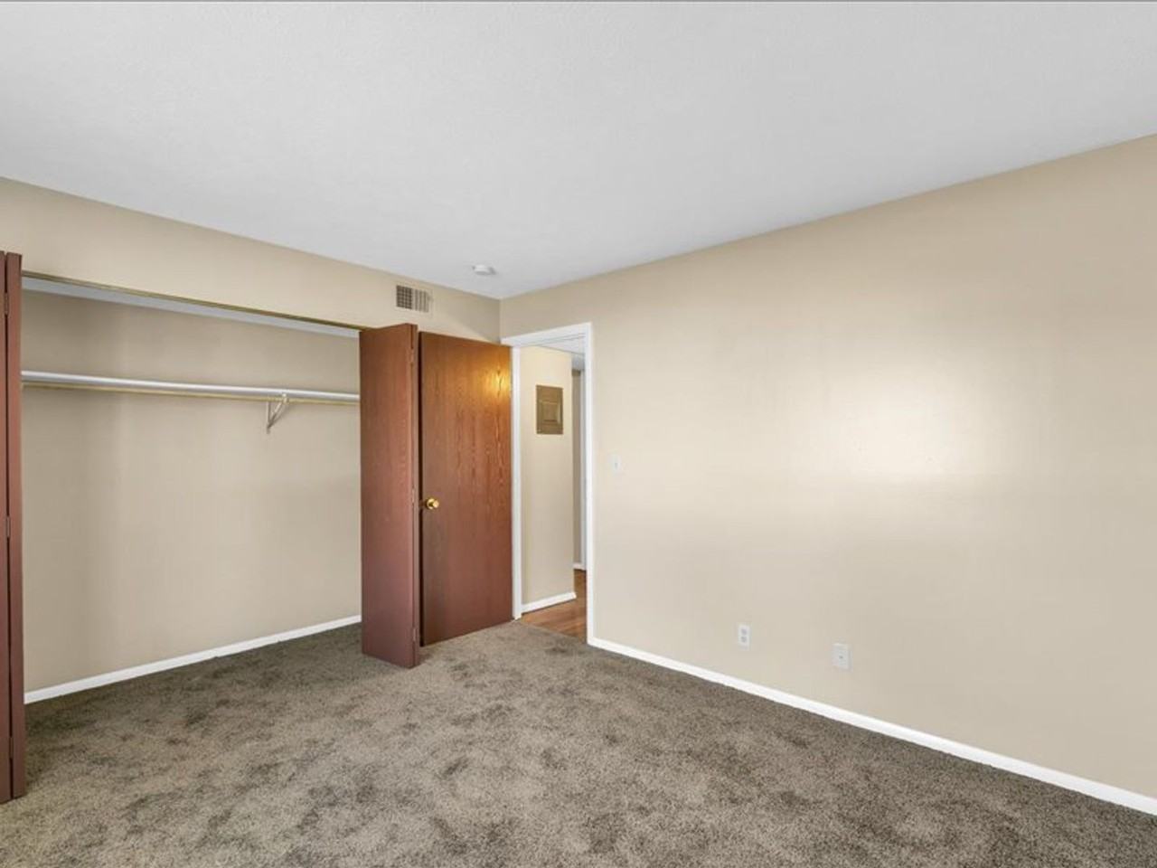 8 Ross Drive - Photo 7 of 32