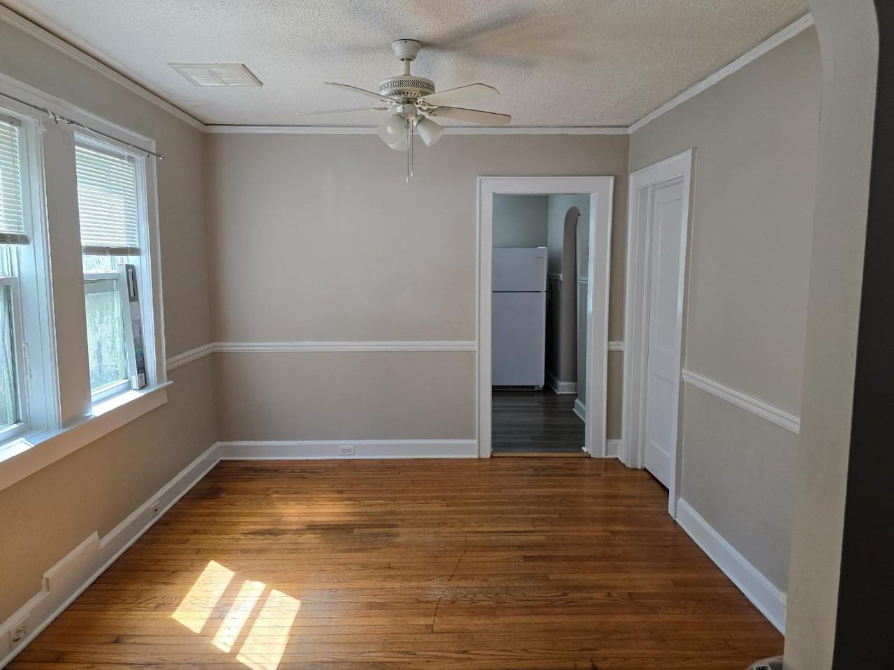 4928 Oleander Drive - Photo 3 of 10