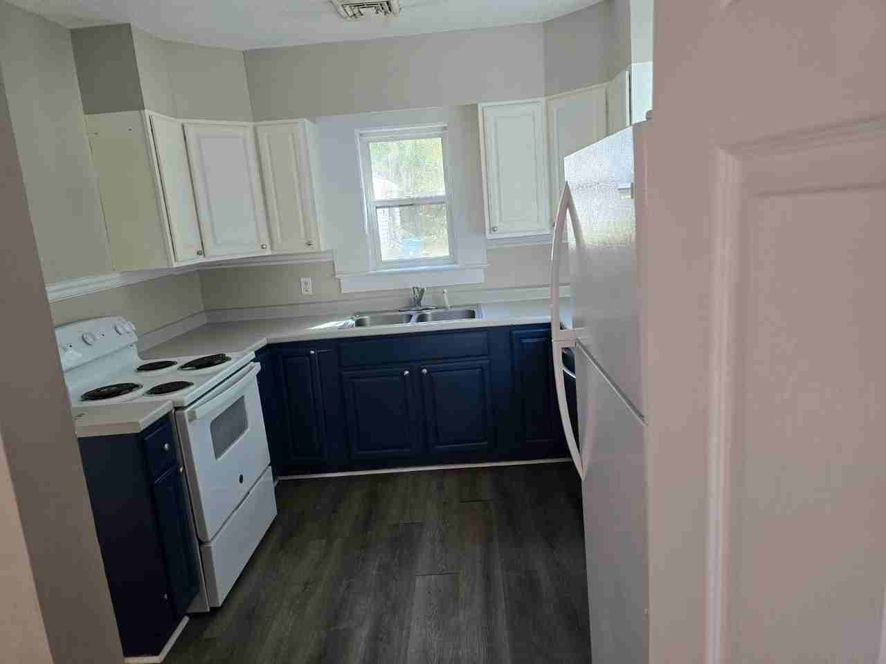 4928 Oleander Drive - Photo 6 of 10