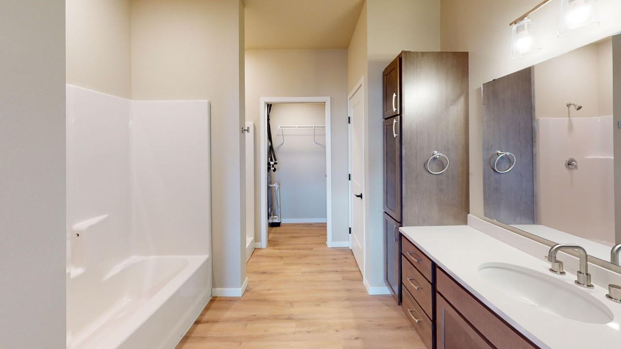 Whispering Creek Apartments - Photo 2 of 15