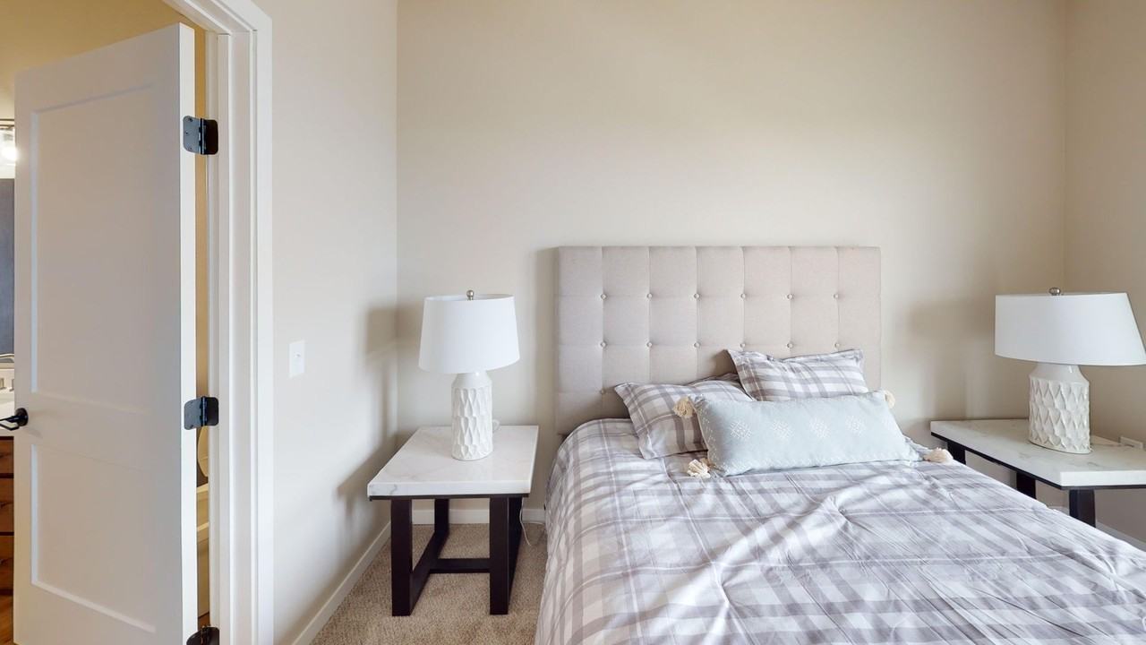 Whispering Creek Apartments - Photo 4 of 15