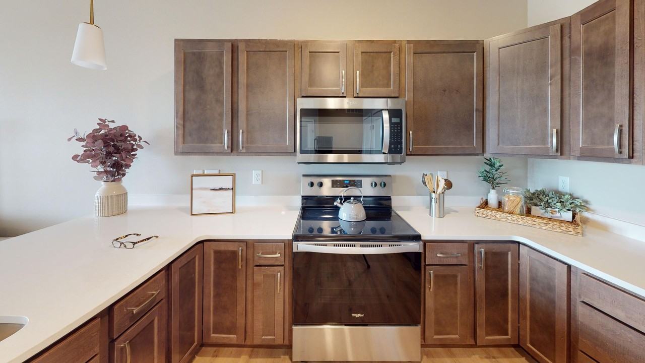 Whispering Creek Apartments - Photo 6 of 15