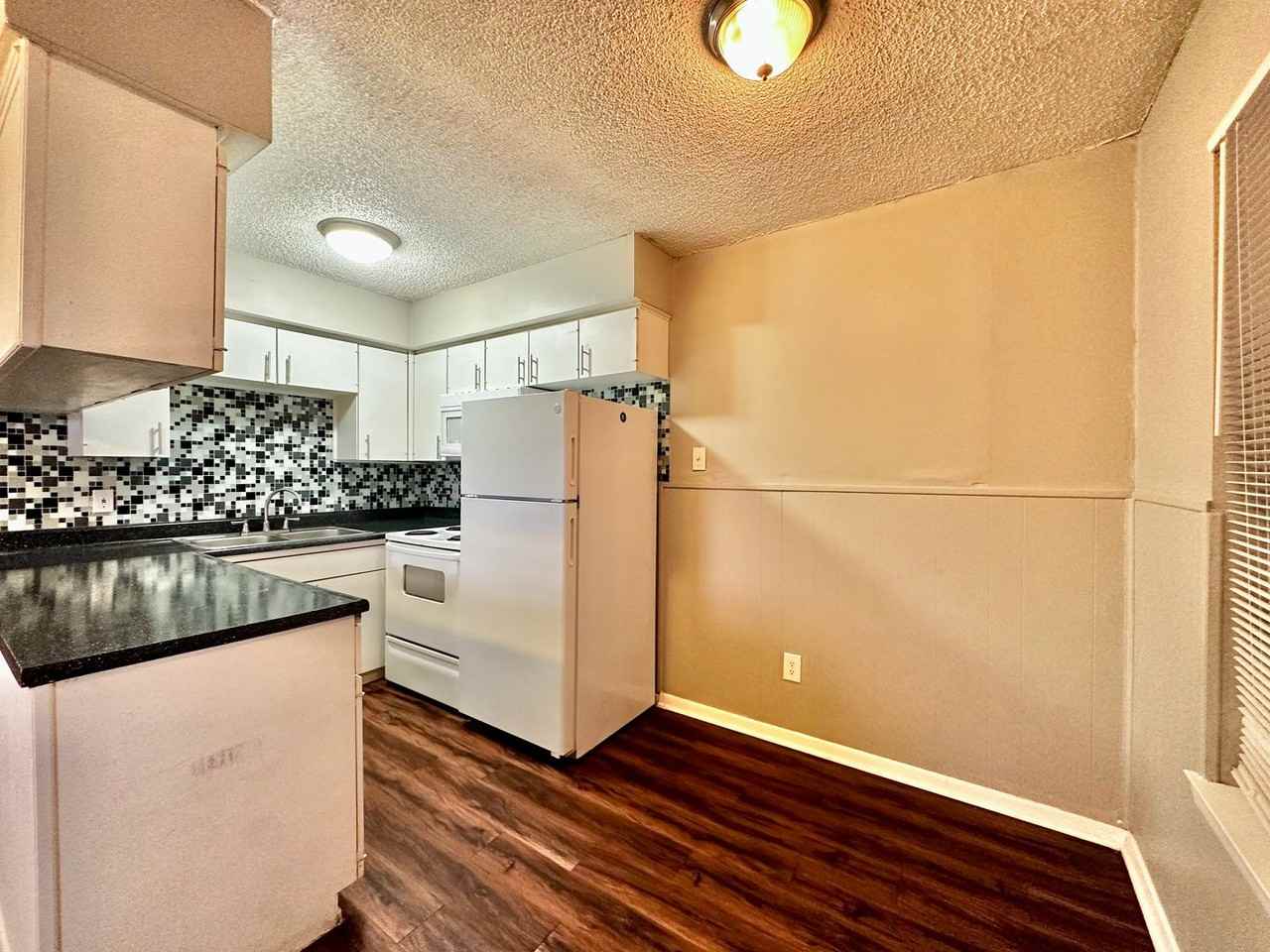 Budget-Friendly 1/1s at University Courtyard! - Photo 4 of 12