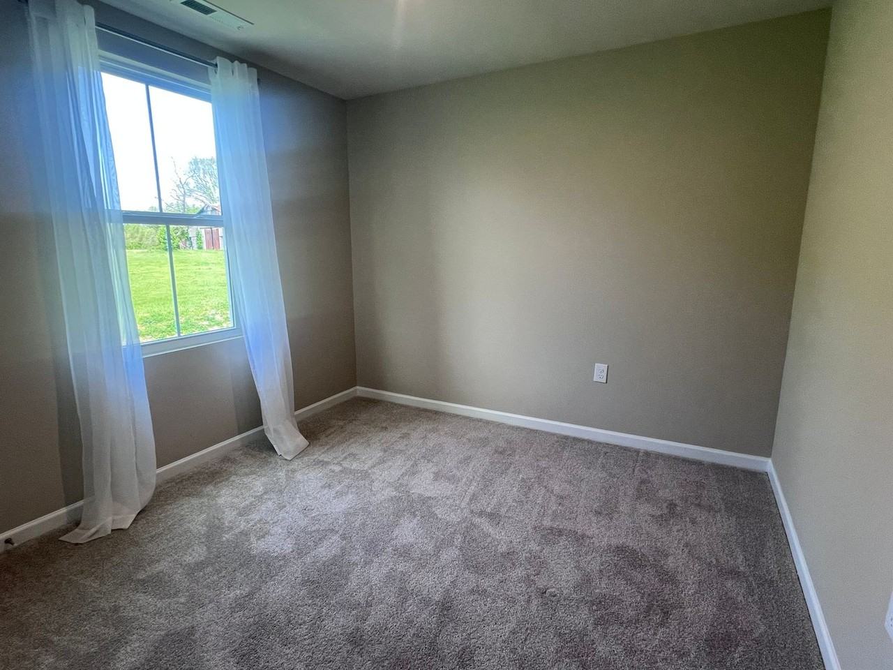 605 Merle Ave - Photo 6 of 13