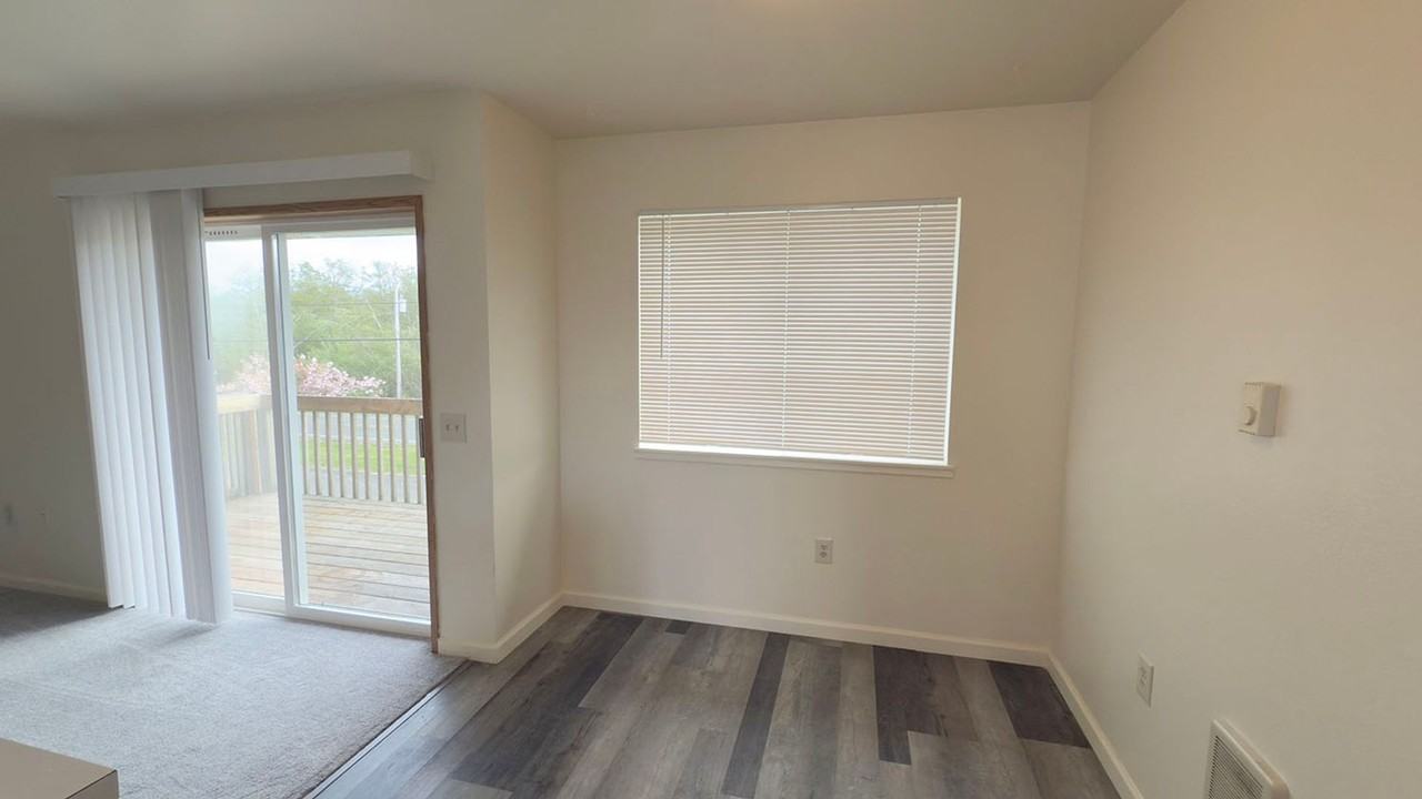 518 Jetty St - Photo 6 of 15