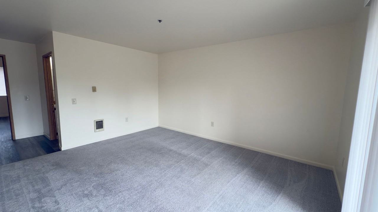518 Jetty St - Photo 7 of 15