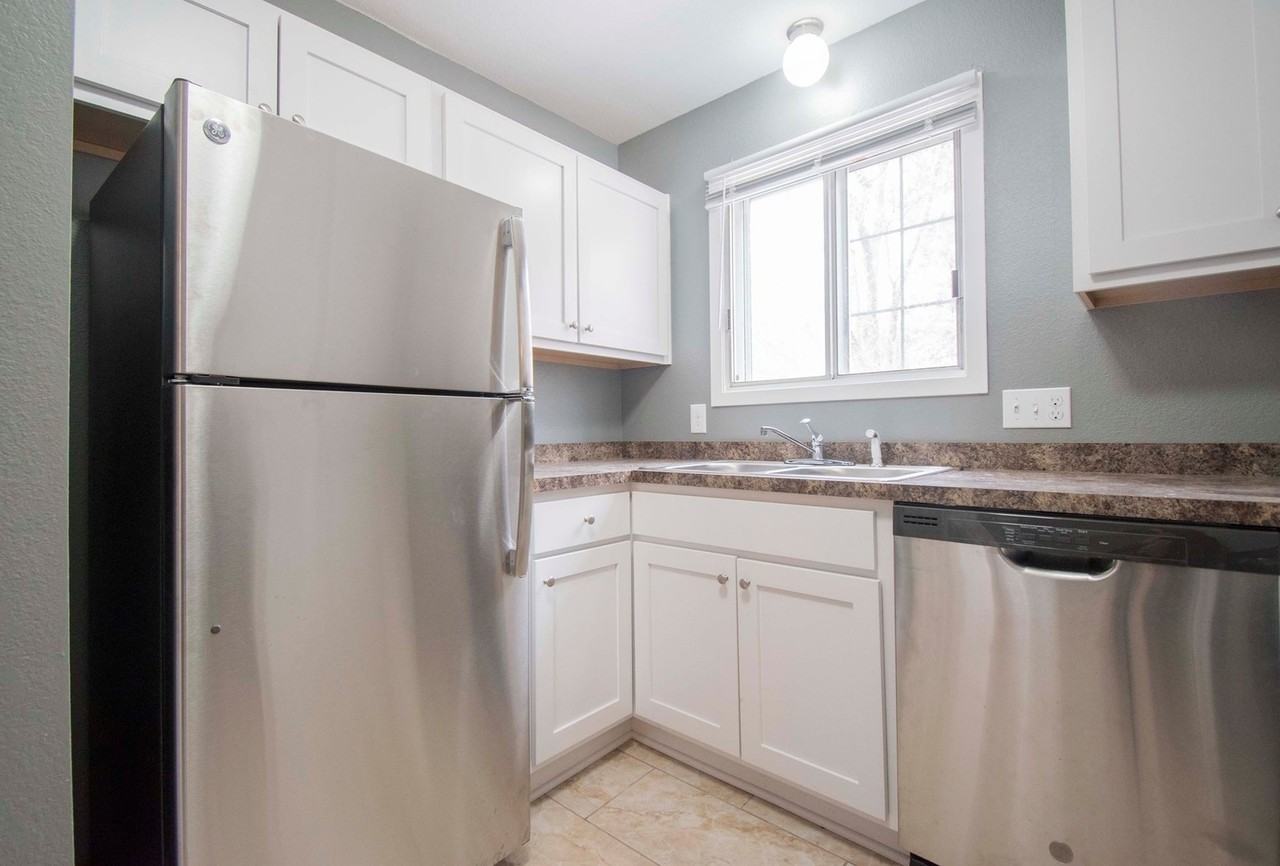 Lancaster Park Townhomes - Photo 3 of 37