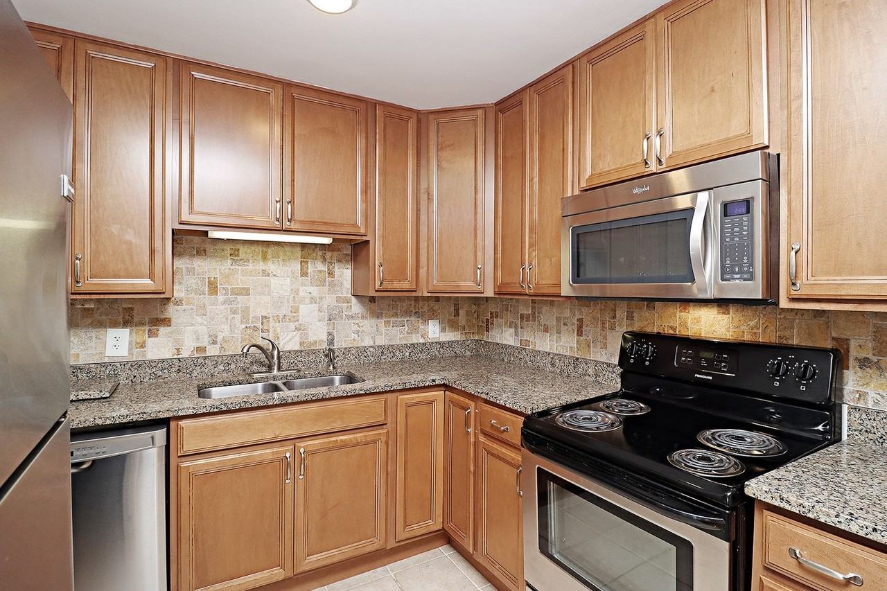 217 Stribling Ave #B - Photo 6 of 12