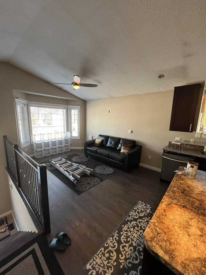 11011 104a Ave #1 - Photo 3 of 12