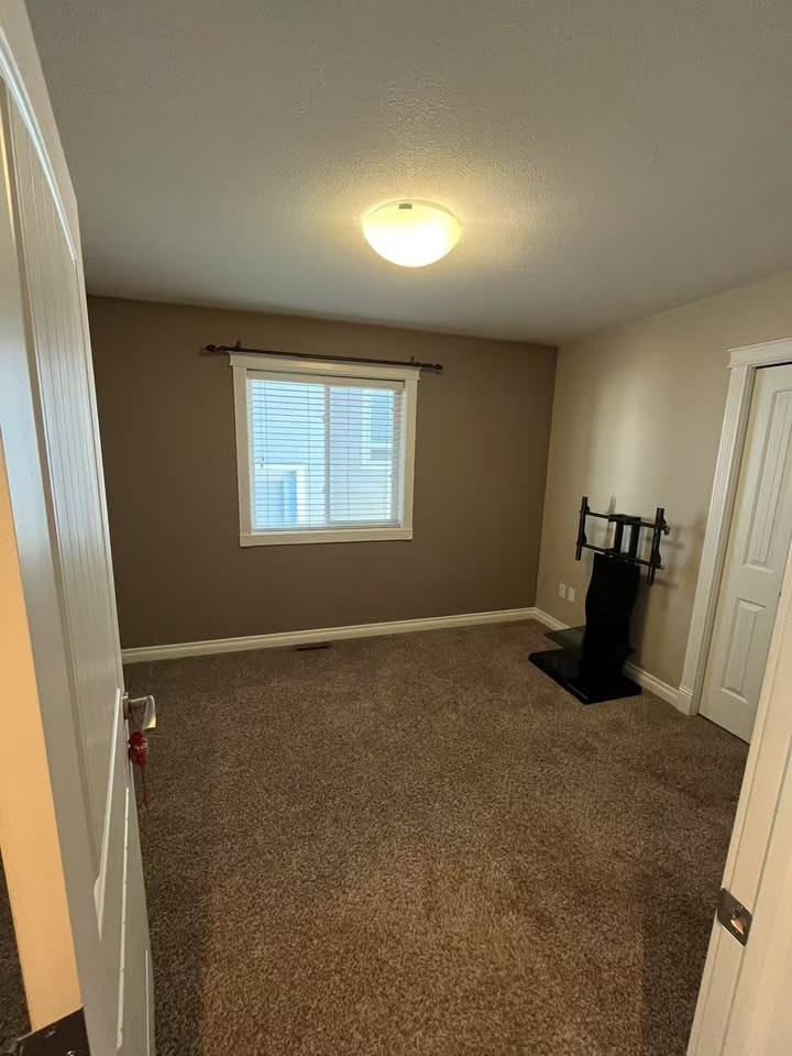 11011 104a Ave #1 - Photo 7 of 12