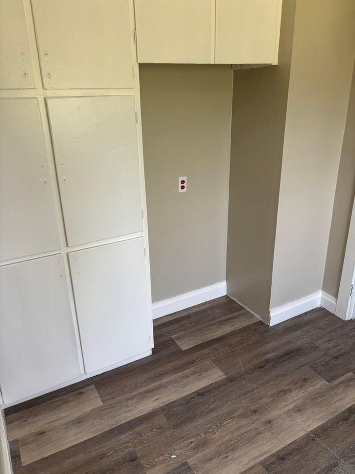304 Glenn St - Photo 3 of 7