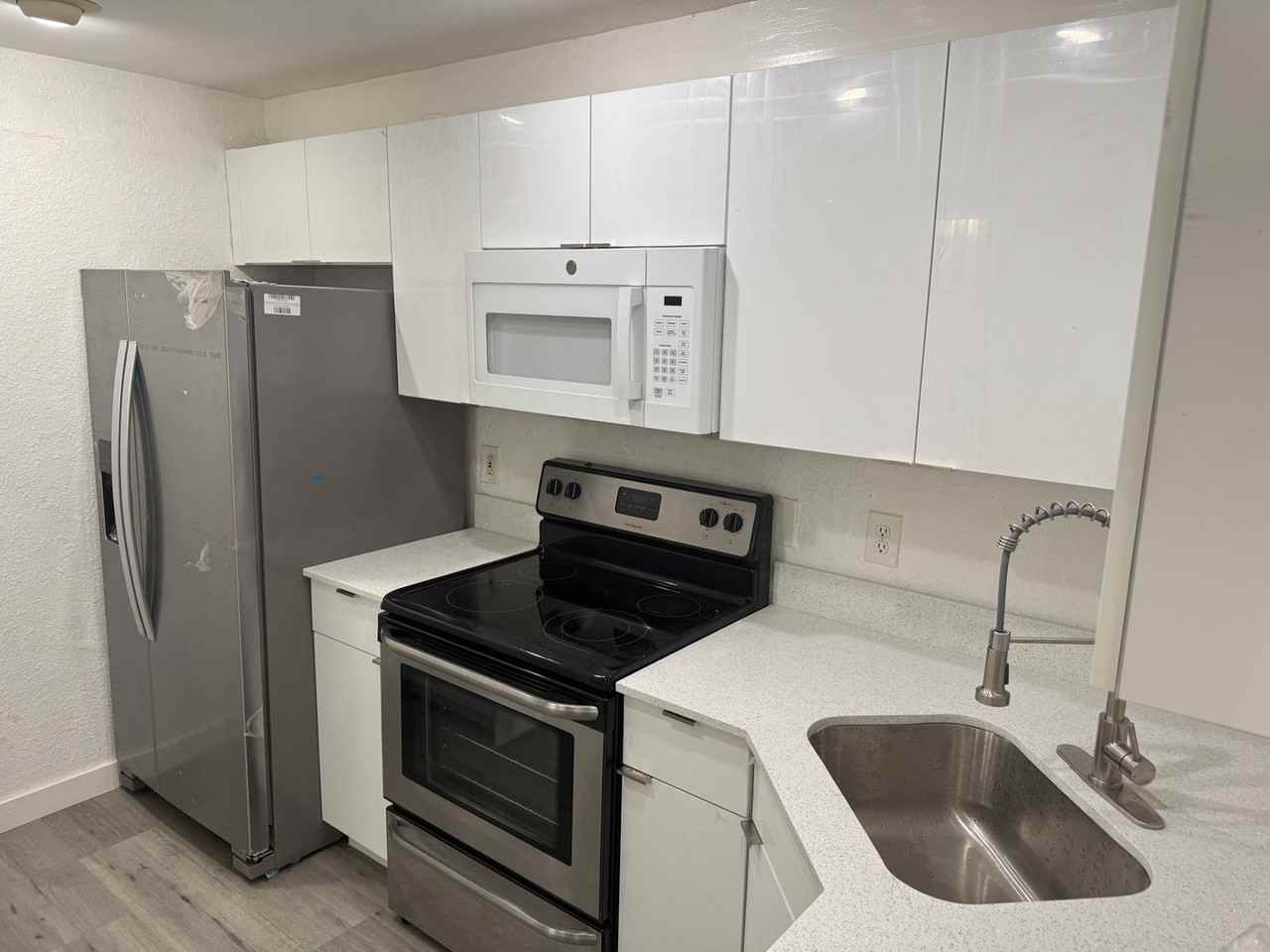 8650 Sw 67th Ave - Photo 5 of 19