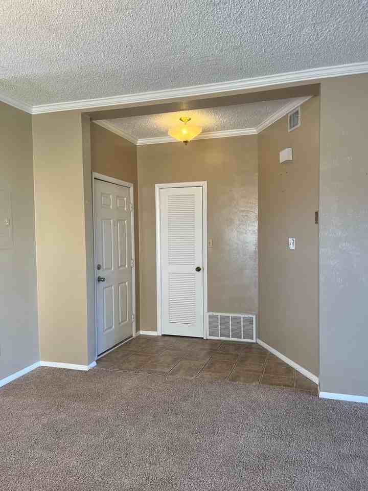 1028 Mockingbird Ln #D - Photo 2 of 12