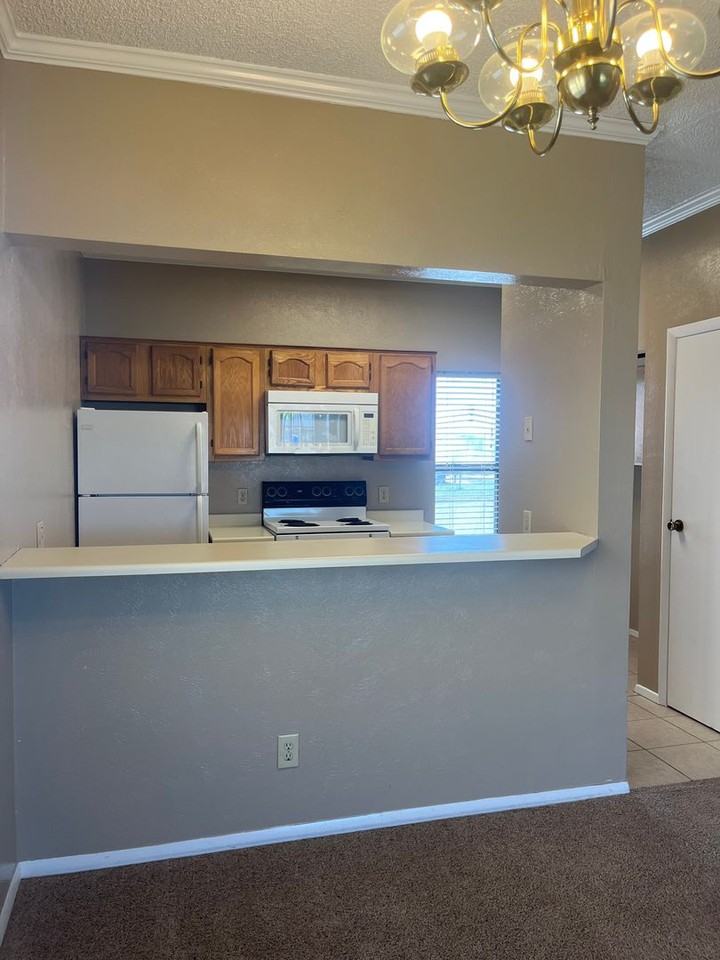 1028 Mockingbird Ln #D - Photo 4 of 12