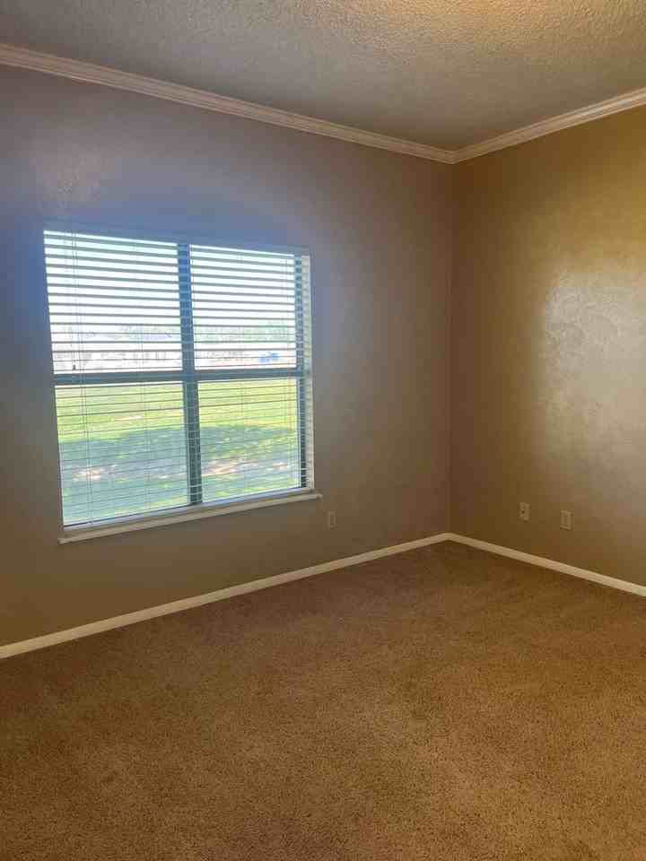 1028 Mockingbird Ln #D - Photo 7 of 12