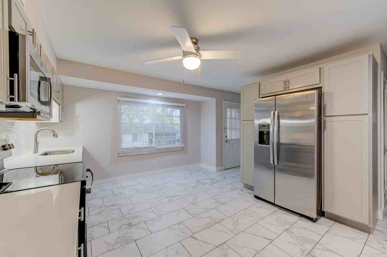 2386 Ridgecrest Dr - Photo 6 of 15