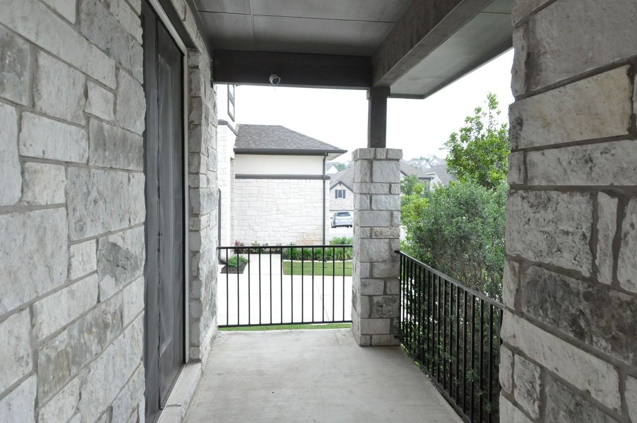 16804 Roselin Dr - Photo 3 of 41