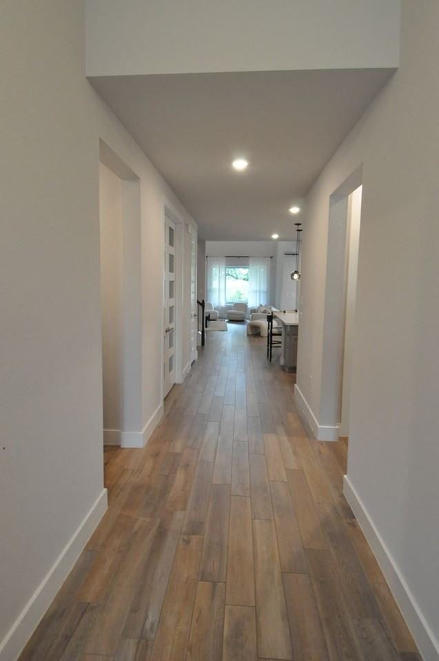 16804 Roselin Dr - Photo 4 of 41