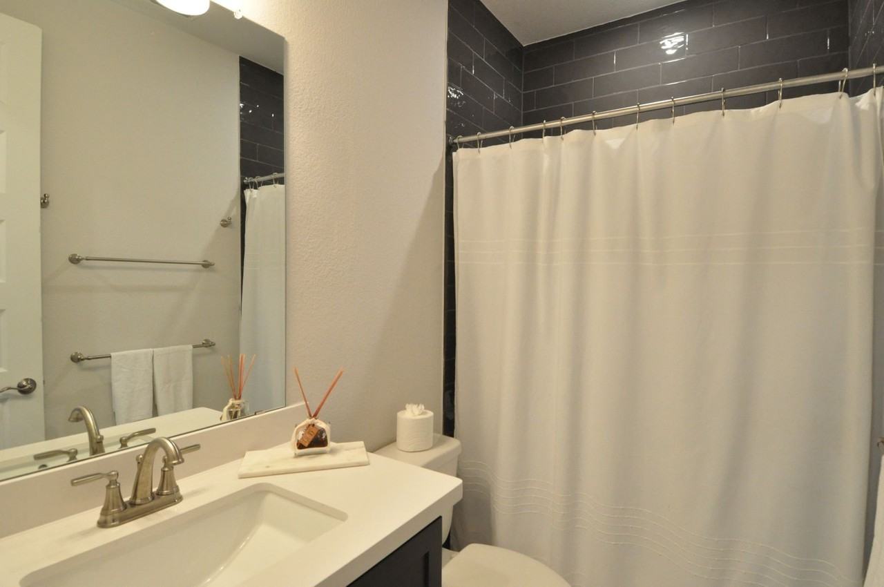 16804 Roselin Dr - Photo 6 of 41