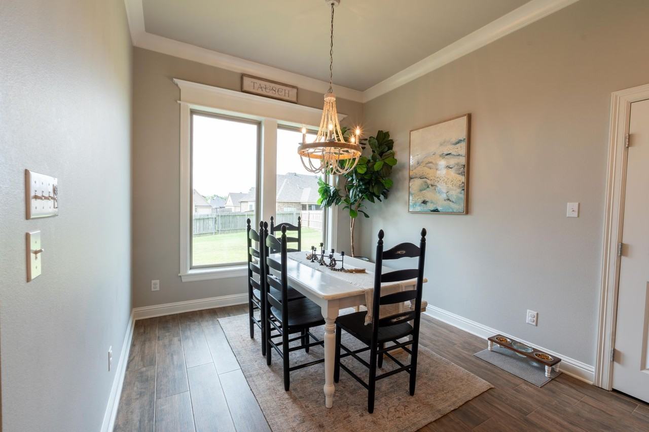 2072 Highpoint Pl - Photo 3 of 14