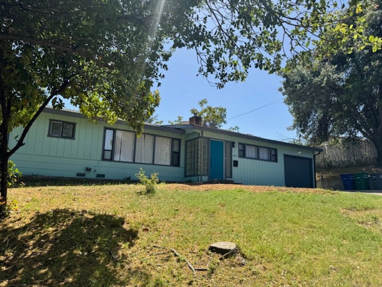 2945 Pioneer Dr - Photo 2 of 37