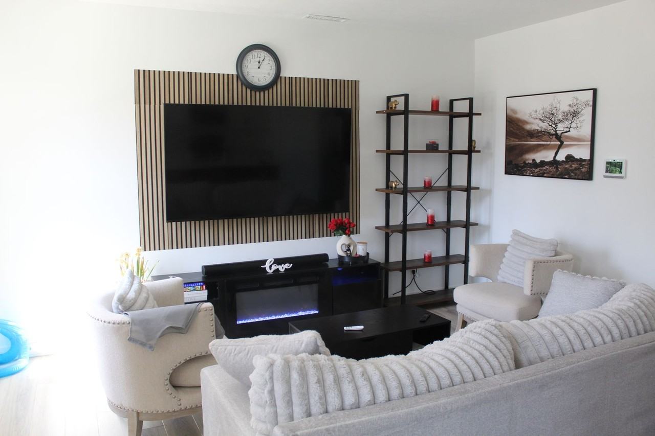 7218 Governors Row - Photo 3 of 12