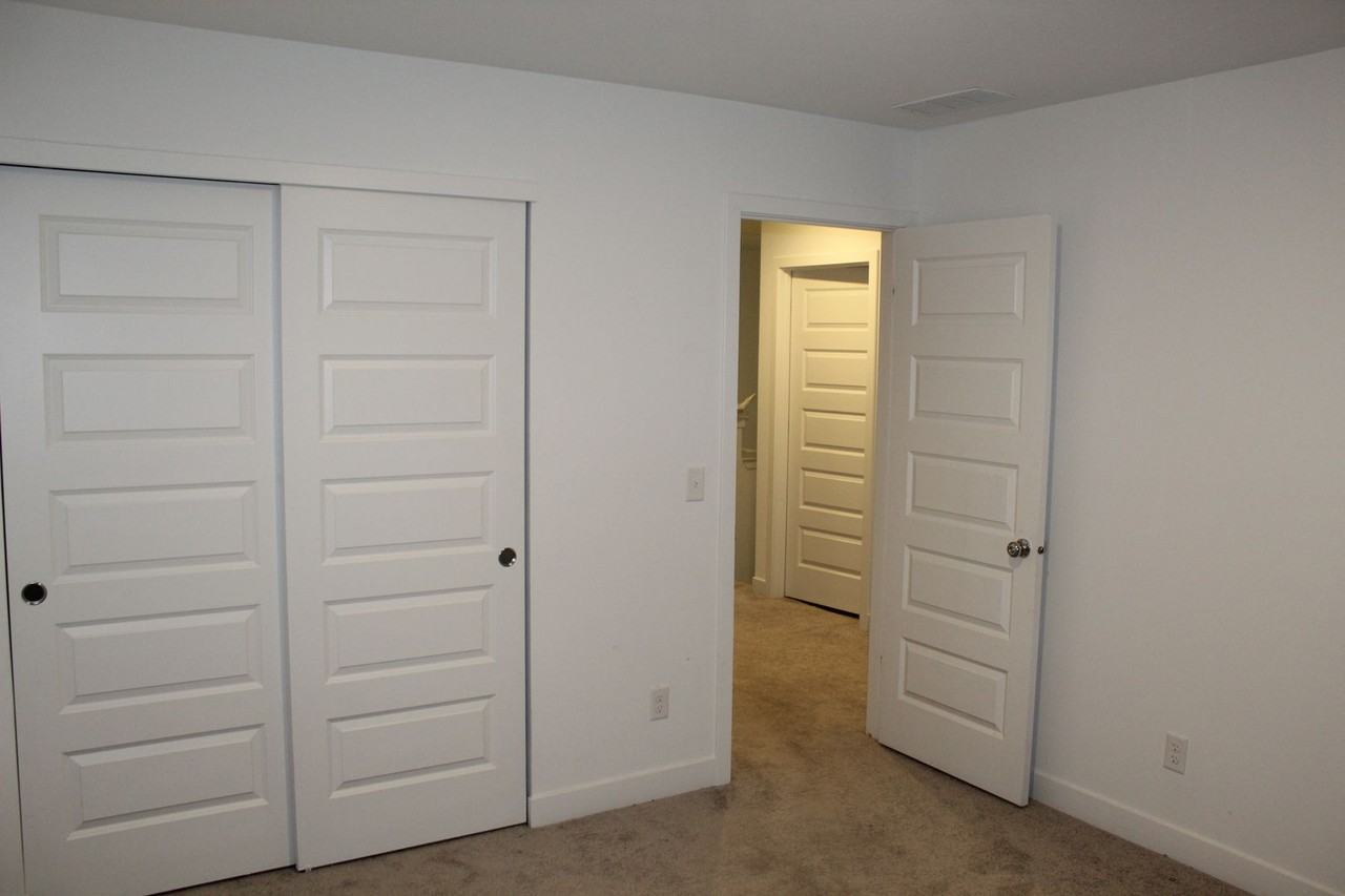 7218 Governors Row - Photo 7 of 12