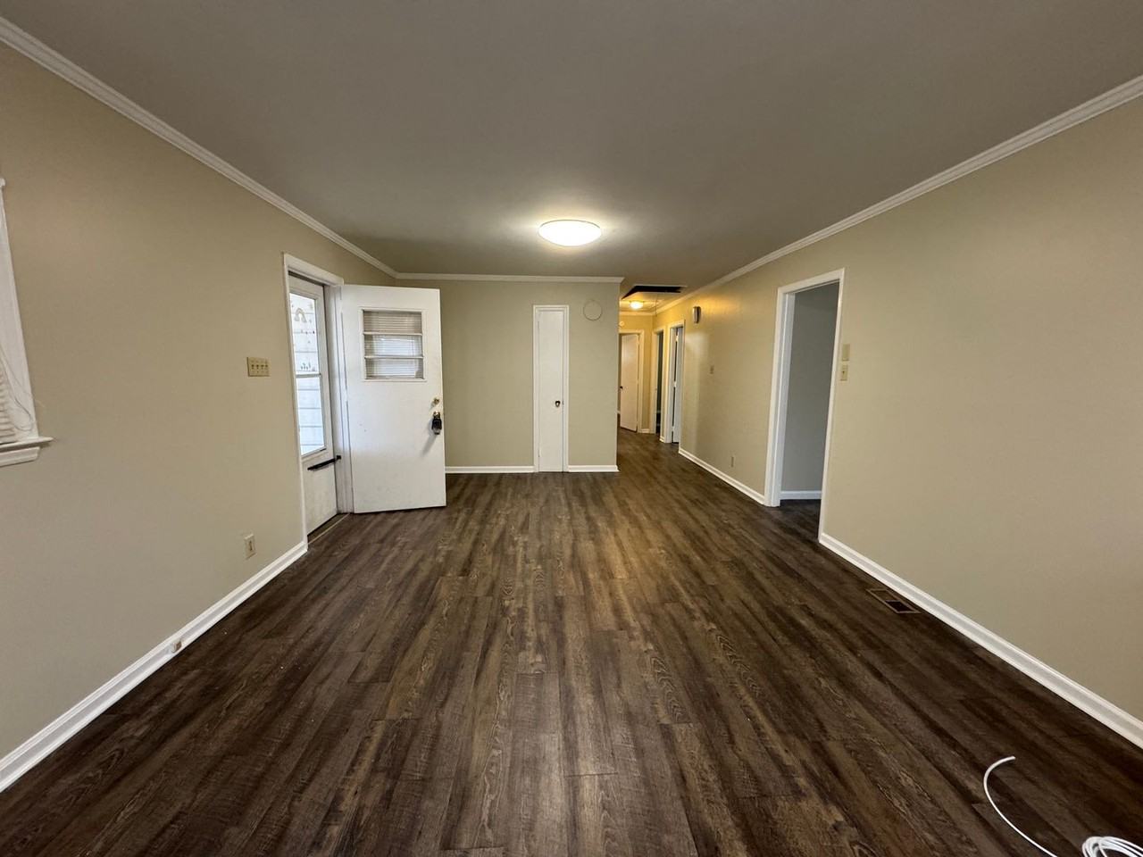 626 Tuckaseege Rd - Photo 3 of 14