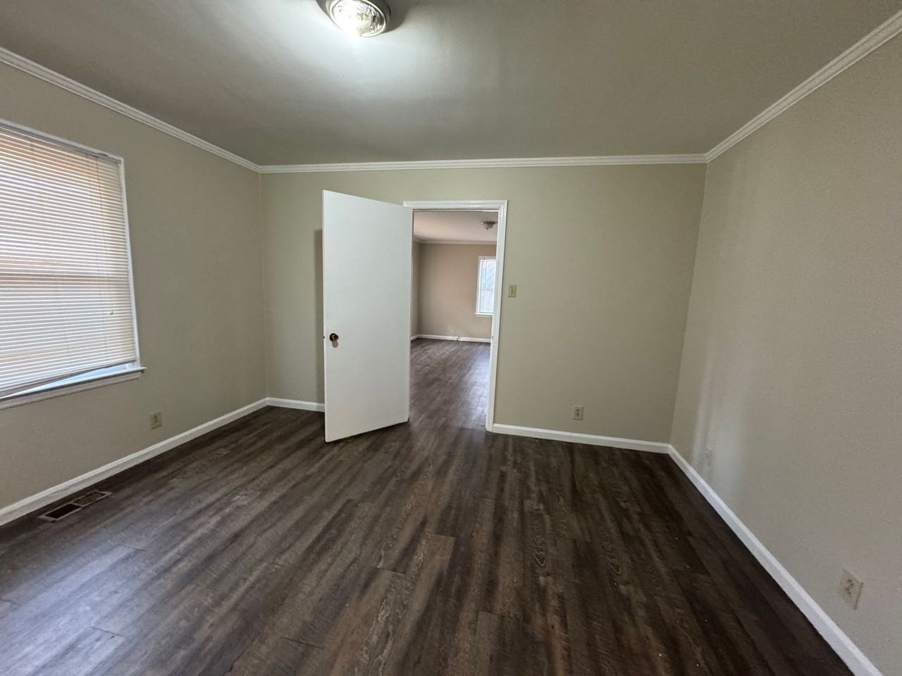 626 Tuckaseege Rd - Photo 7 of 14