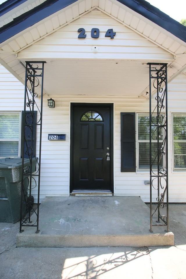 204 E Pine St - Photo 4 of 39