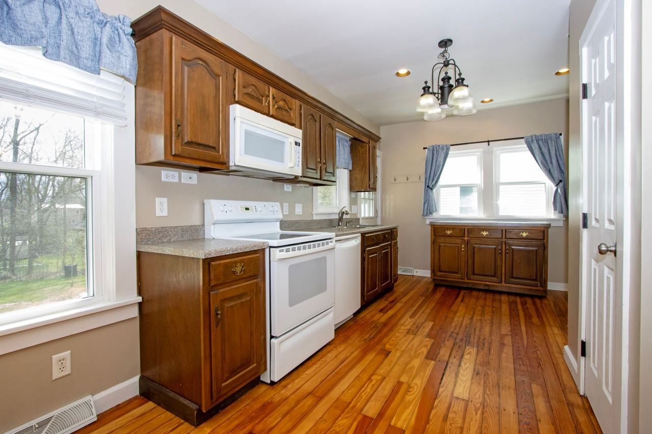 809 Gasche St - Photo 2 of 20