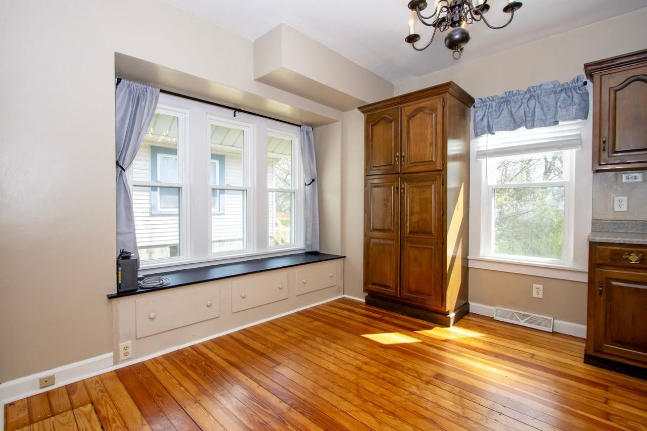 809 Gasche St - Photo 5 of 20