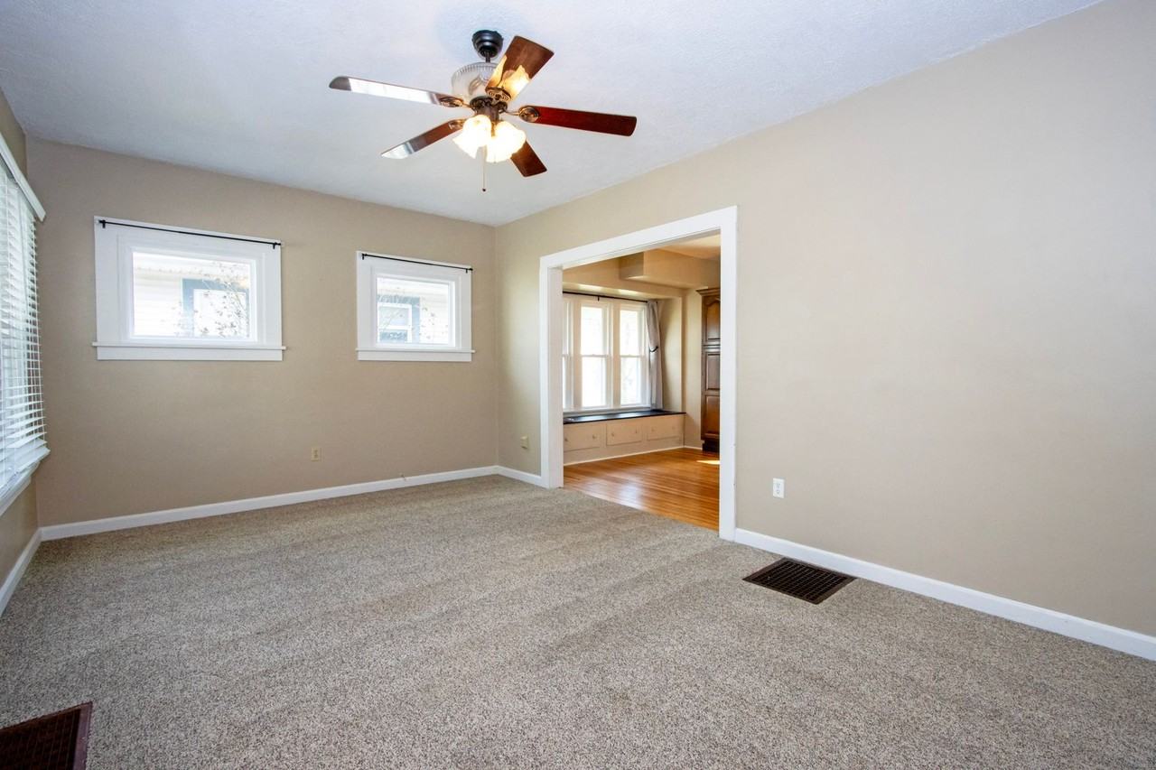 809 Gasche St - Photo 7 of 20