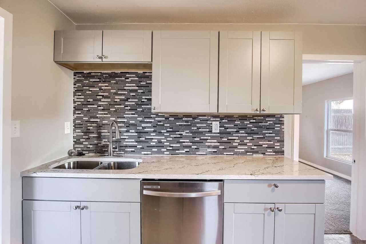 3467 W Dakota Ave - Photo 3 of 21